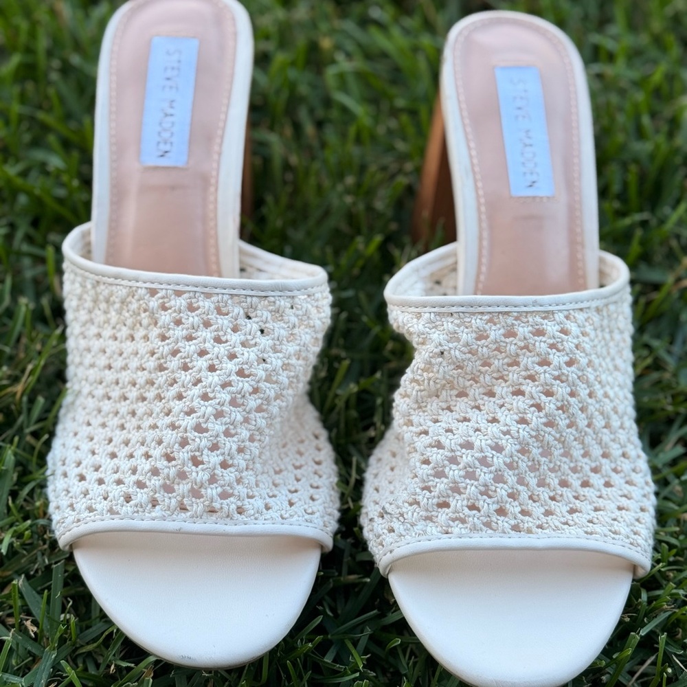 Steve Madden Cataleya Block Heel Sandal In Raffia